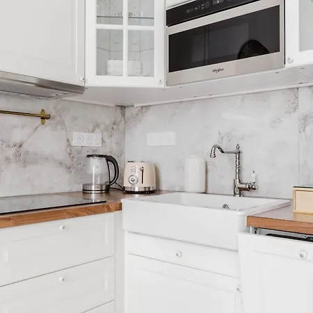 Caf Friedland Apartment Paris