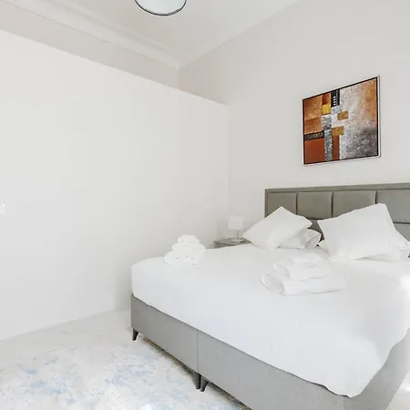 Apartment Caf Friedland Paris